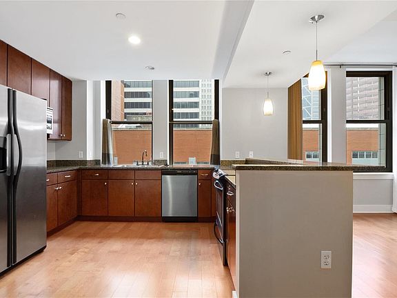 5th image of 314 N Broadway Ave #1001