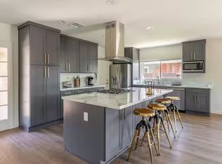 1530 W Valencia Dr, Fullerton, CA 92833