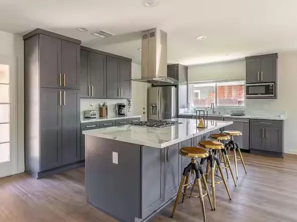 1530 W Valencia Dr, Fullerton, CA 92833