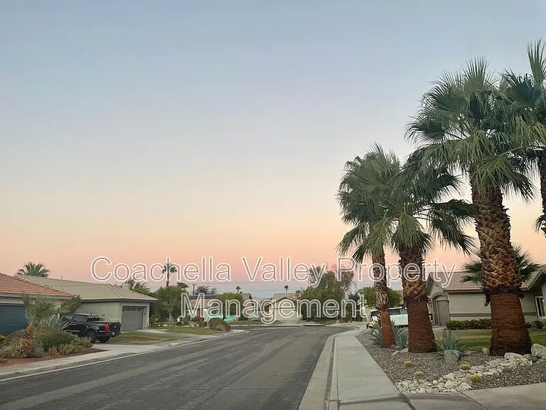 2162 Shannon Way — Photo 24