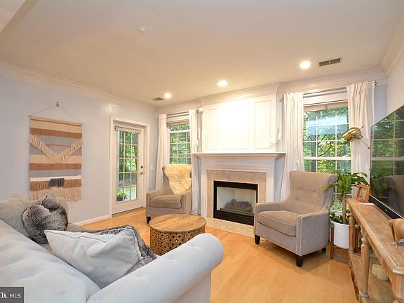 3rd image of 5950 Kimberly Anne Way Unit 102