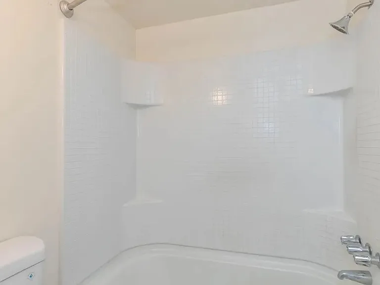 UNITS NOW AVAILABLE - ONE MONTH FREE!! — Photo 20