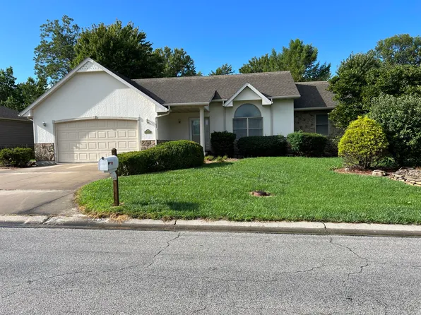 295 E Prairie Ln, Marshall, MO 65340