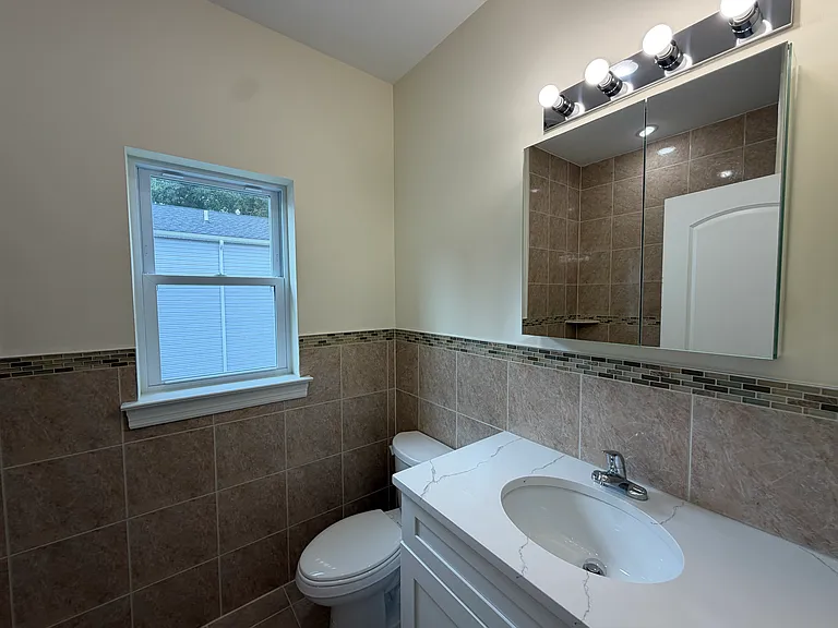 491-493 S 10th St #3 — Photo 11