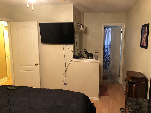 5th image of 2428 Jeanne St