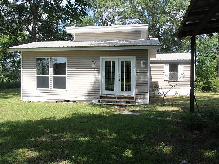 1218 Gibbs Rd — Photo 4