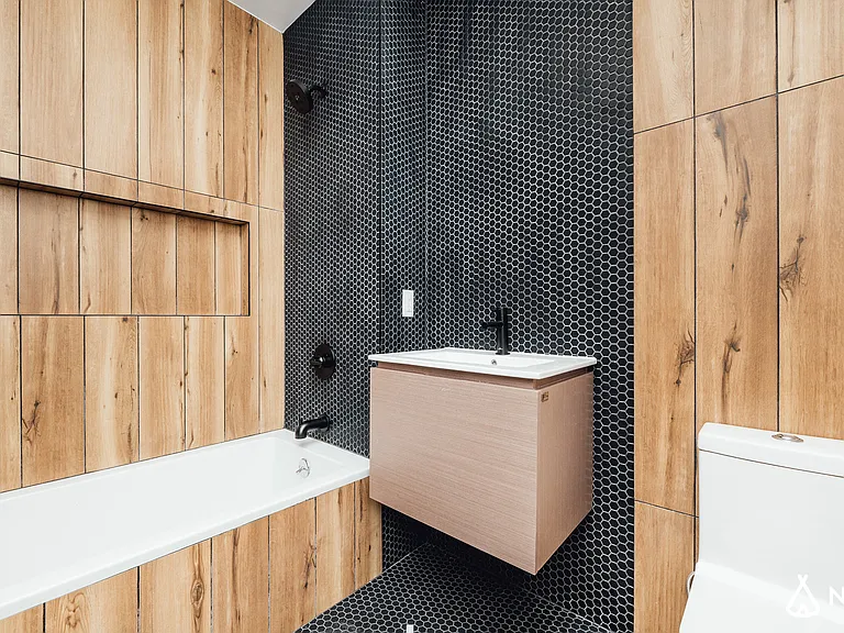 31-19 37th Ave #4B — Photo 8