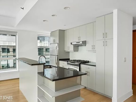 4th image of 440 Kent Ave APT 7B