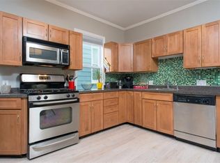 184 Green St #U2, Cambridge, MA 02139