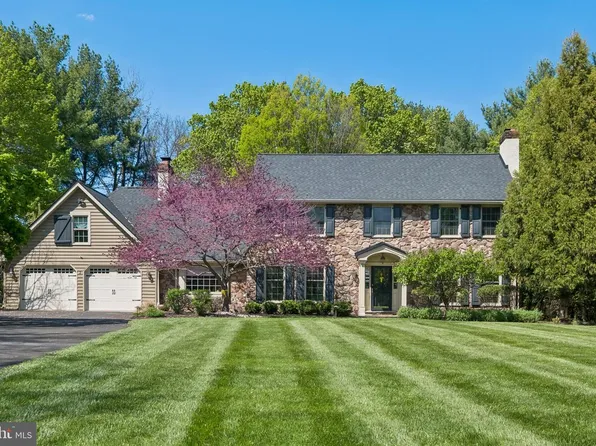 2 Hedgerow Dr, Spring House, PA 19477
