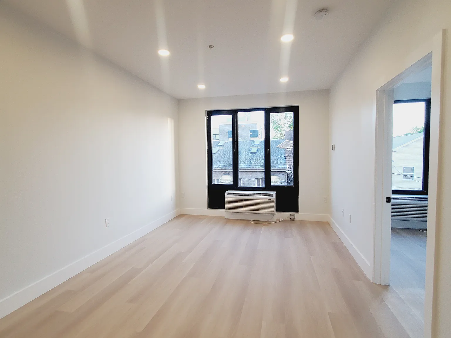 2 bed, 800 sqft, $2,275 — Photo 4