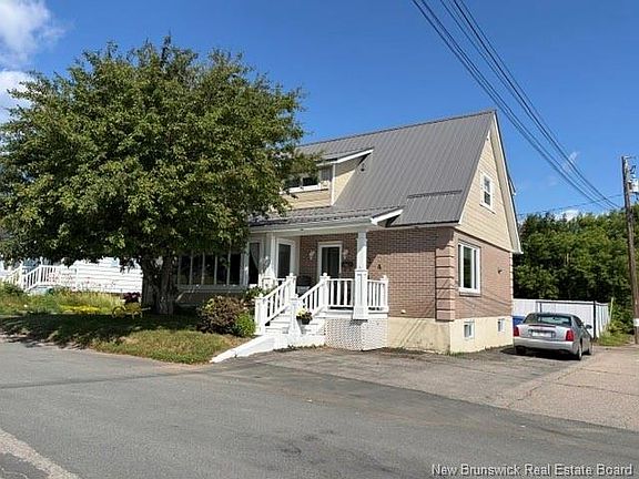 2nd image of 424 Golf St