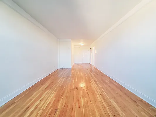 Rented by New York Dwellings LLC | media 4