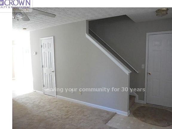 3rd image of 102 Oak Grove Pl