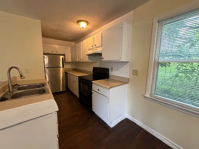 812 S Broad St — Photo 8