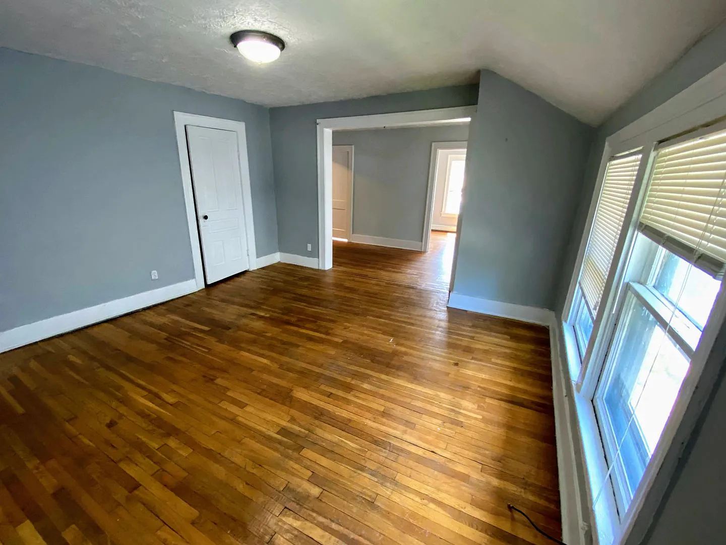 322 Cherry SE — Photo 2