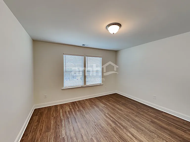 520 Slew Dr — Photo 29