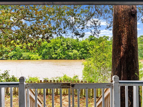 3rd image of 439 Big Cedar Rd