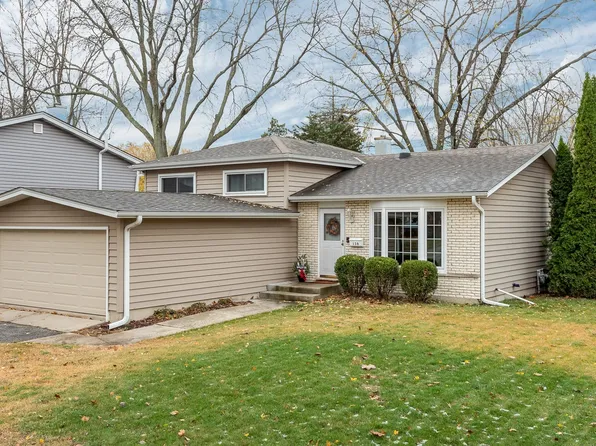 138 S Park Blvd, Glen Ellyn, IL 60137