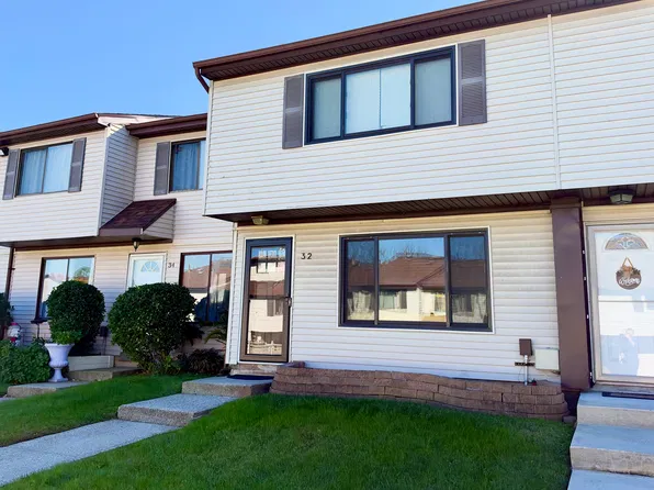 32 Raily Court image 1 of 14