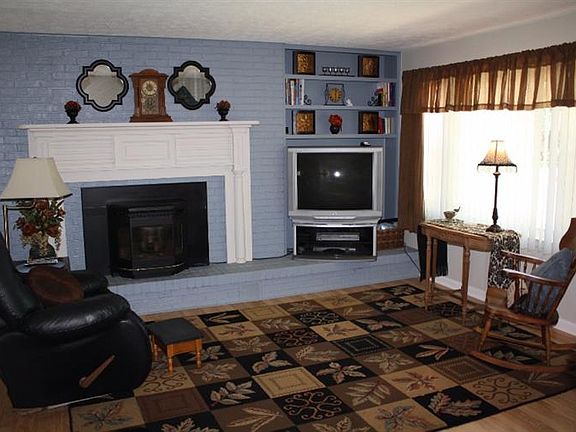 2nd image of 312 John St