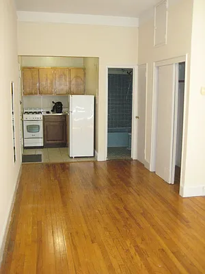 Rented by Magnone Real Estate | media 18