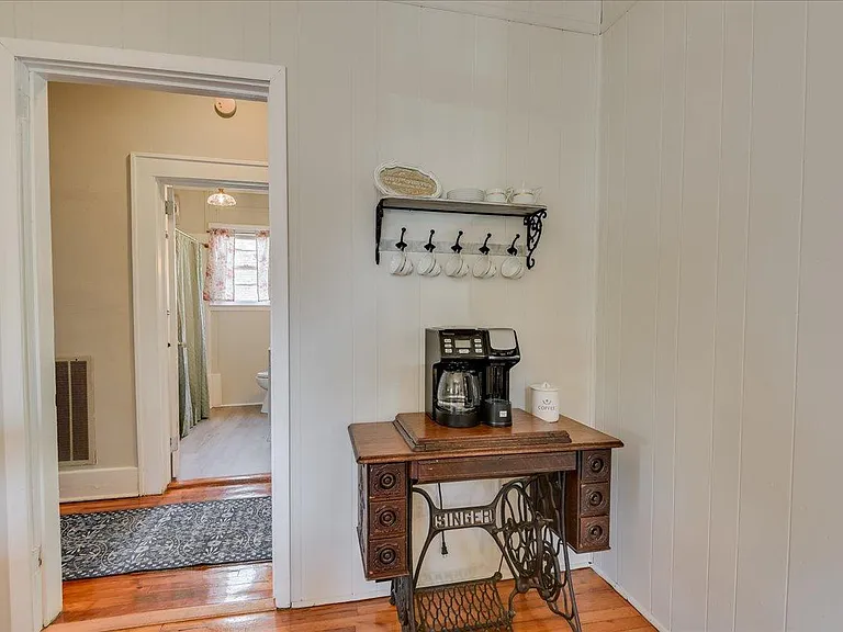 2350 Wrightsboro Rd — Photo 5