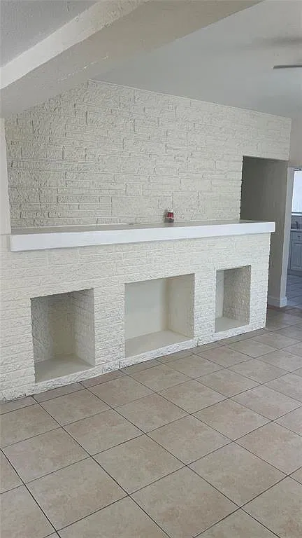 4 bed, 2.0 bath, 1189 sqft, $2,900 — Photo 4