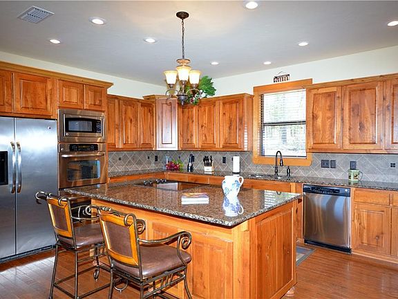 5th image of 161 King Kent Ct
