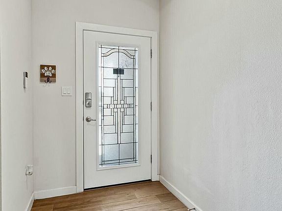 4th image of 13749 Flora Vista Ave