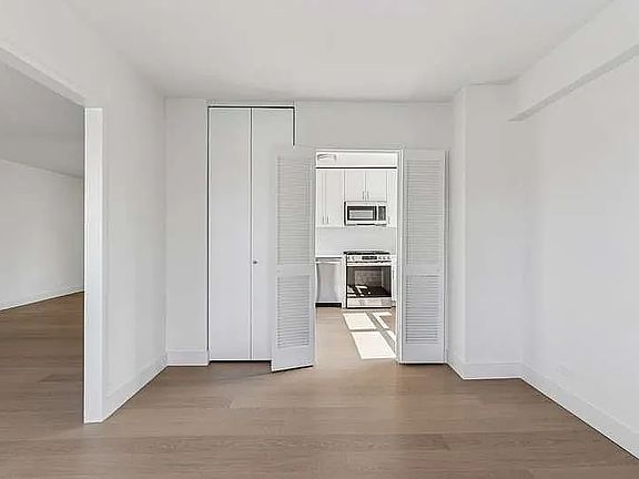 4th image of 1520 York Ave APT 16D