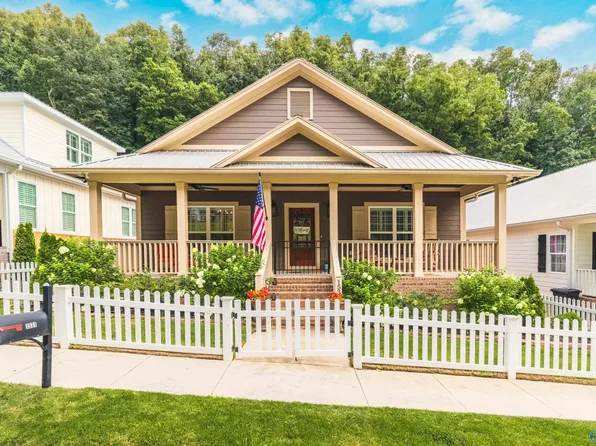1531 Patterson St, Guntersville, AL 35976