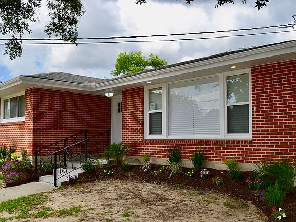 2nd image of 924 N Bradley Ave
