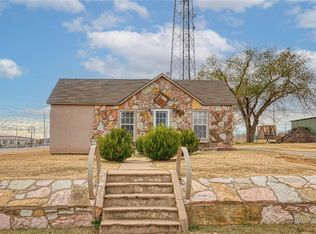 410 Dunn Ave, Clinton, OK 73601