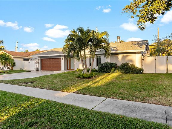 3rd image of 1398 SW 24th Ter