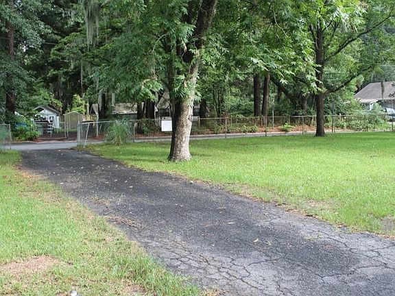 Front Yard - Fenced In