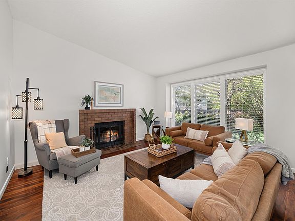 3rd image of 4012 E Windsong Ave