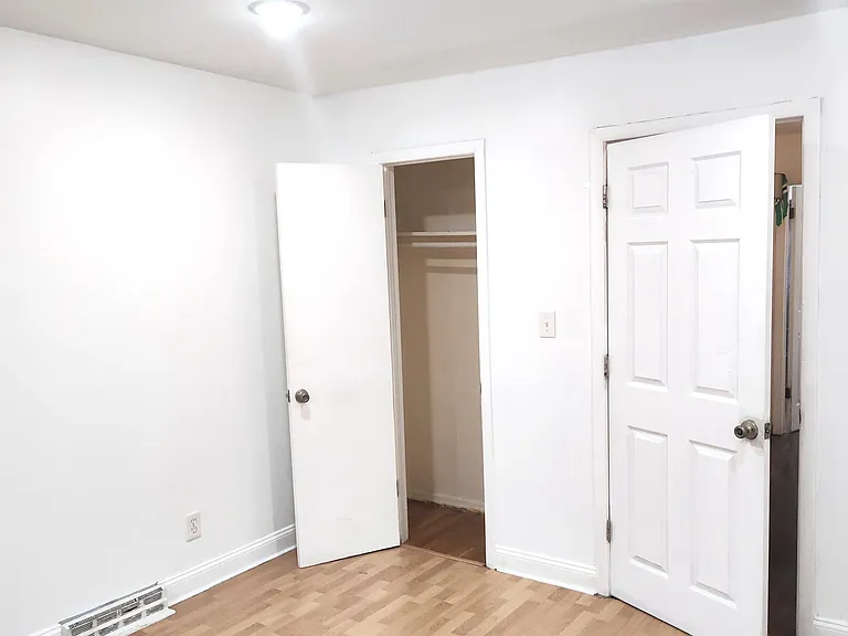 8 Van Nostrand Ave #UPPER FLOORS — Photo 6