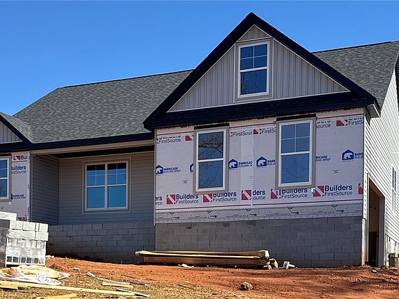 2nd image of 311 Davis Rd