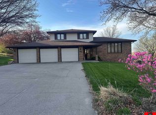 939 E Sheridan St, West Point, NE 68788
