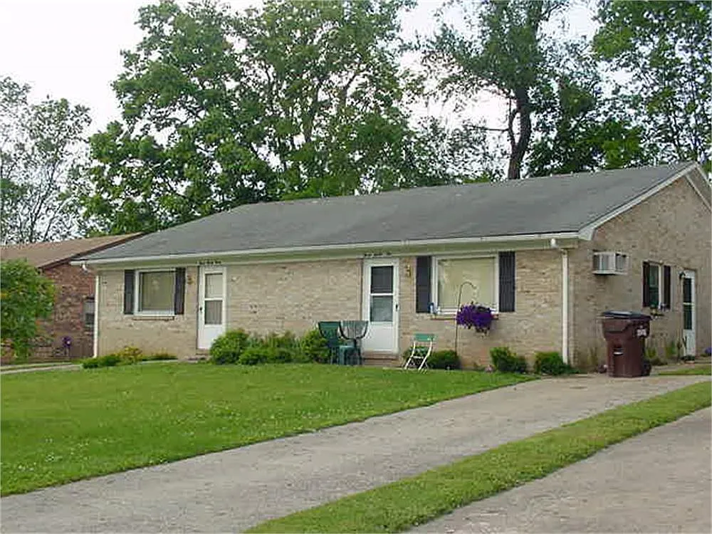 2 bed, 1.0 bath, 940 sqft, $1,100 — Photo 1