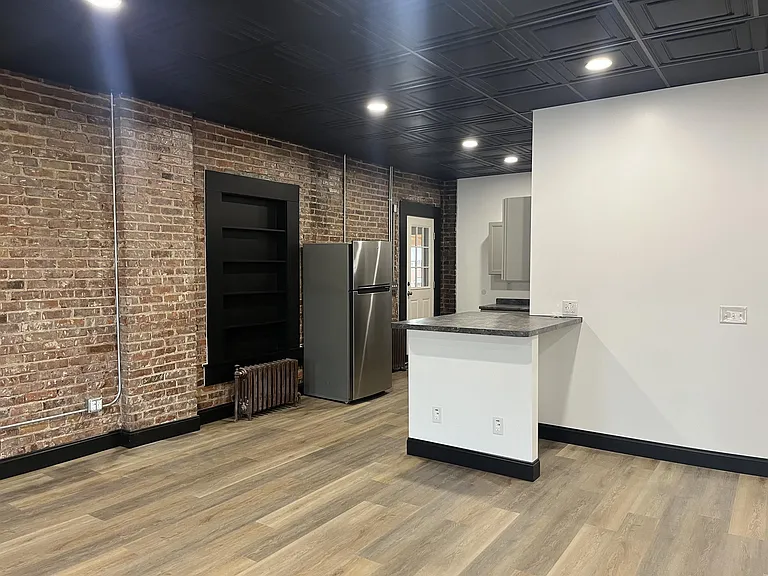 815 Linden Ave — Photo 6