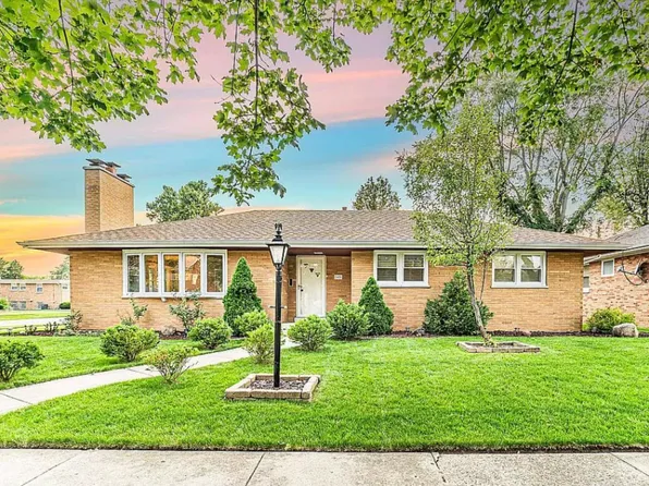2420 Hawthorne Ave, Westchester, IL 60154