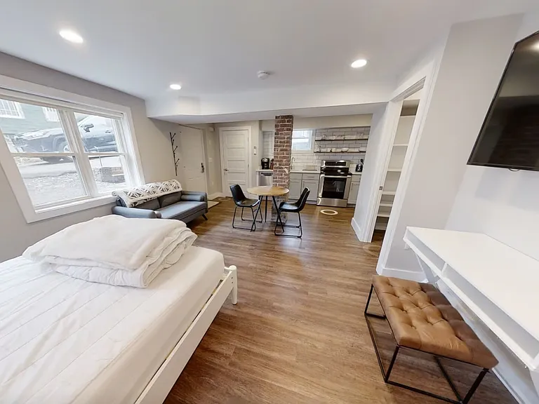 Beech Glen St — Photo 3