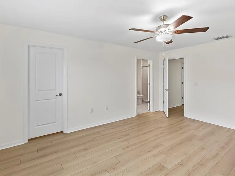 14442 Editors Note St — Photo 20