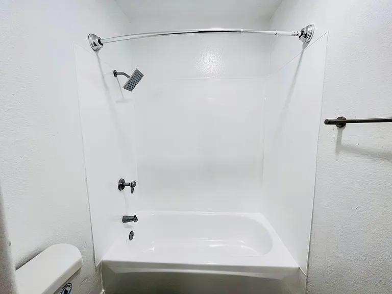 761 Rose Ave #4 — Photo 14
