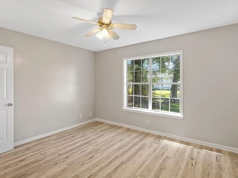 207 N Johnson St — Photo 4