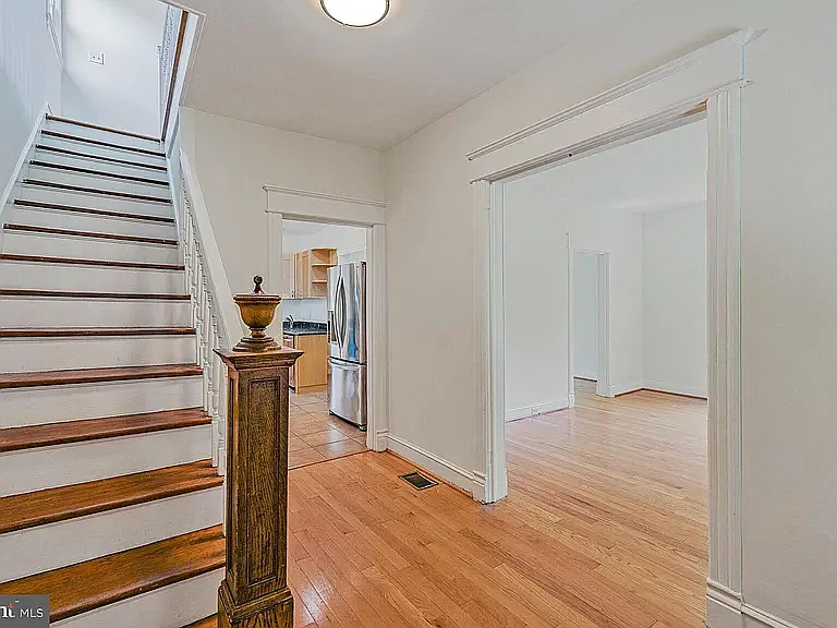 4 bed, 2028 sqft, $6,200 — Photo 4