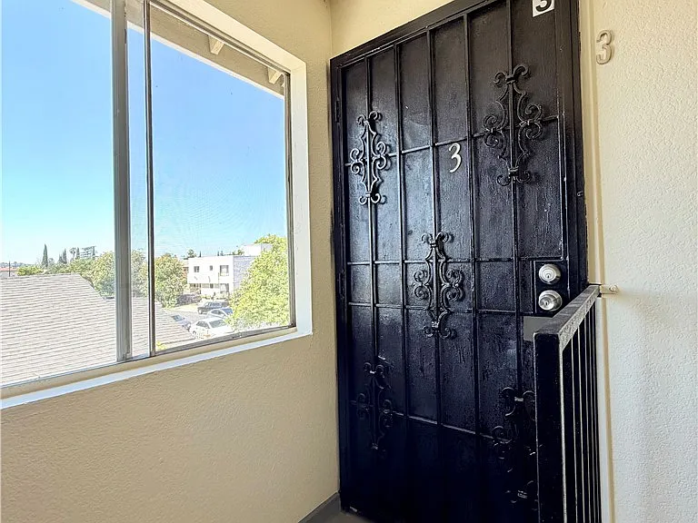 3250 Andrita St #3 — Photo 27