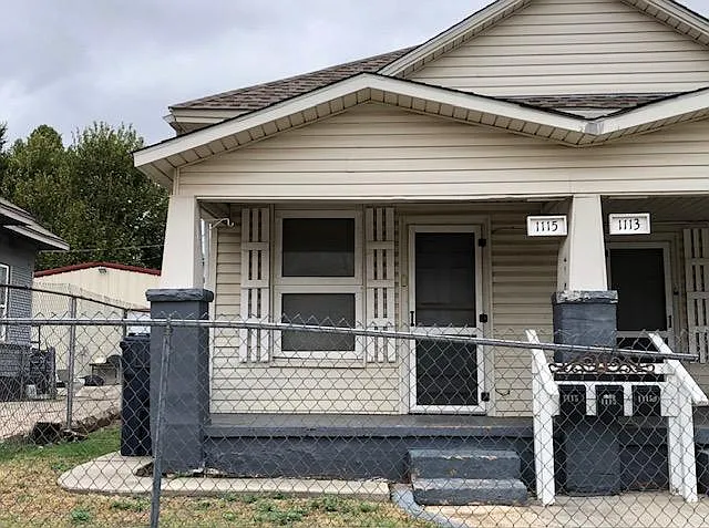 1115 NW 9th St